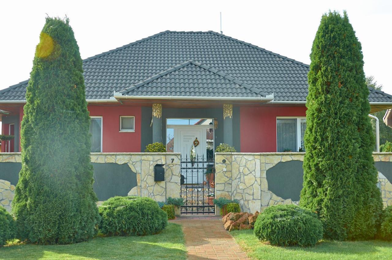Homokhati Apartman Morahalom Exterior photo